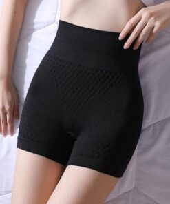 Bassin droit corrigeant la cuisse plus mince